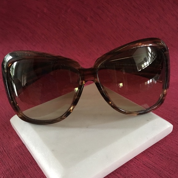 Gucci Sunglasses - Picture 1 of 2